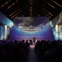 Govert Schilling giving a lecture about Cosmos at Fabrique des Lumières